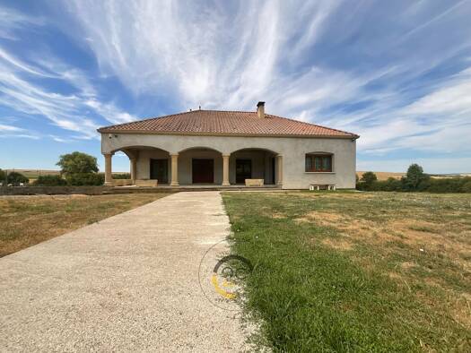 Maison à vendre 350 000 € 5 pièces 3 chambres 161 m² 4 000 m² de terrain Han-devant-Pierrepont 54620