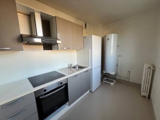 Appartement à louer 925 € 4 pièces 2 chambres 69 m² Étage 4/4 Brunoy 91800