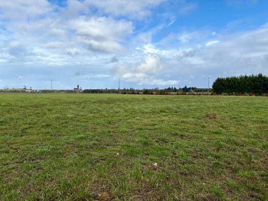 Terrain constructible viabilisé à vendre 80 240 € 627 m² de terrain Neuillé-Pont-Pierre 37360