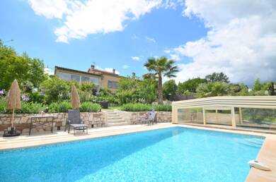 Villa à louer 4 400 € 6 pièces 4 chambres 204 m² 1 797 m² de terrain Quartiers Est les Salettes-Les Campons La Colle sur Loup 06480