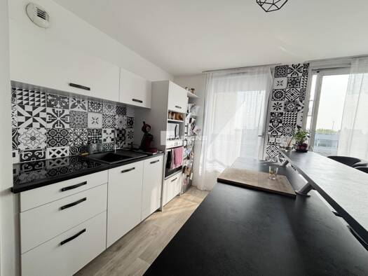 Appartement à vendre 280 000 € 4 pièces 3 chambres 80,8 m² Étage 5/6 Lille 59000