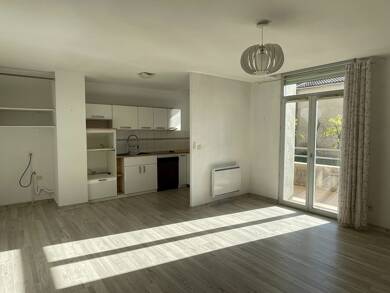 Appartement à vendre 180 000 € 4 pièces 3 chambres 98 m² 1er étage Bourg de Peage 26300