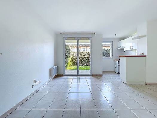 Appartement à vendre 92 000 € 1 pièce 27 m² RDC Fenouillet 31150