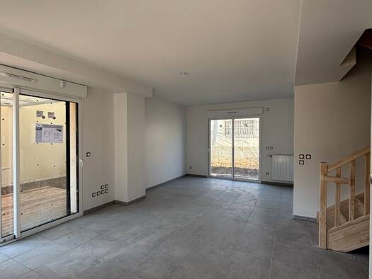 Villa à vendre 327 000 € 4 pièces 3 chambres 74 m² 99 m² de terrain Le Village Vaulx en Velin 69120