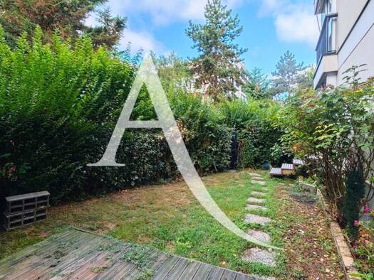 Appartement à louer 1 150 € 2 pièces 1 chambre 66 m² 3 étages Parc Montaigne-Église Fontenay le Fleury 78330
