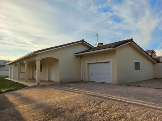 Maison de plain-pied à louer 1 325 € 5 pièces 4 chambres 133 m² disponible dès maintenant Tournefeuille 31170