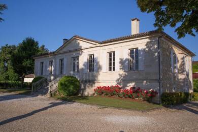 Maison à vendre 2 195 000 € 19 pièces 13 chambres 600 m² 6 850 m² de terrain Moulis en Medoc 33480
