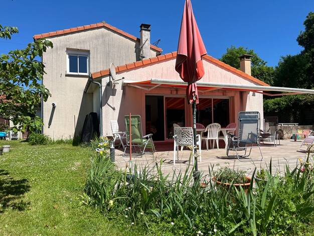 Maison à vendre 360 400 € 6 pièces 4 chambres 198 m² 2 310 m² de terrain St Benoit 86280