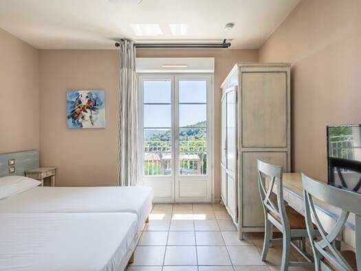 Appartement à louer 565 € 1 pièce 21 m² Callian 83440