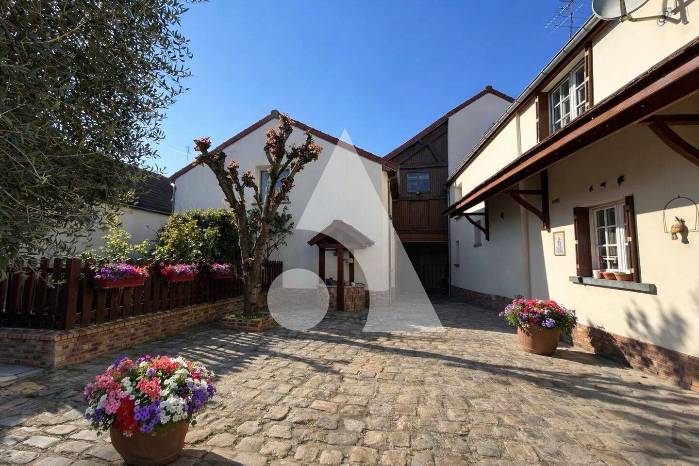Maison à vendre, 313m², SAINT GERMAIN SUR MORIN