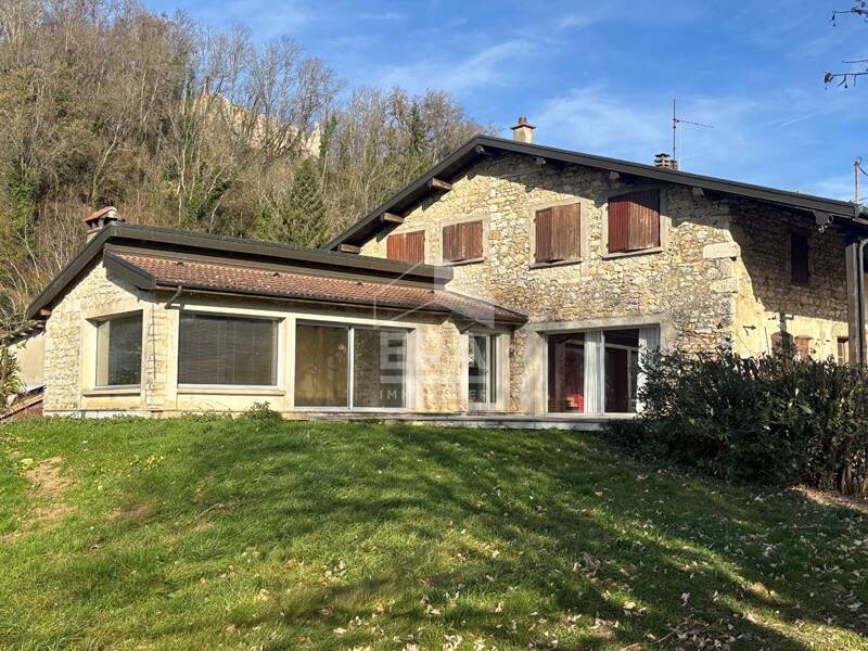 Maison à vendre, 200m², NEUVILLE SUR AIN