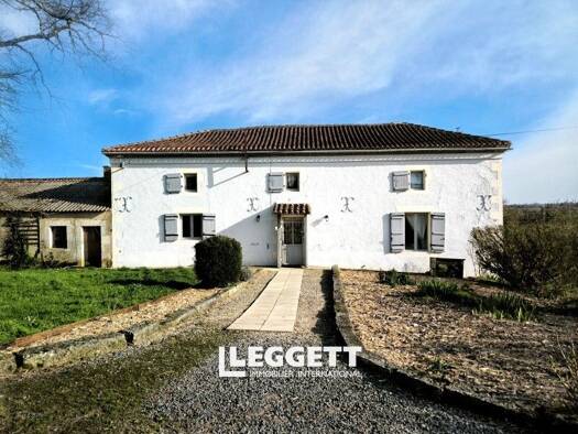 Maison à vendre 349 800 € 4 pièces 3 chambres 170 m² 45 614 m² de terrain Millac 86150