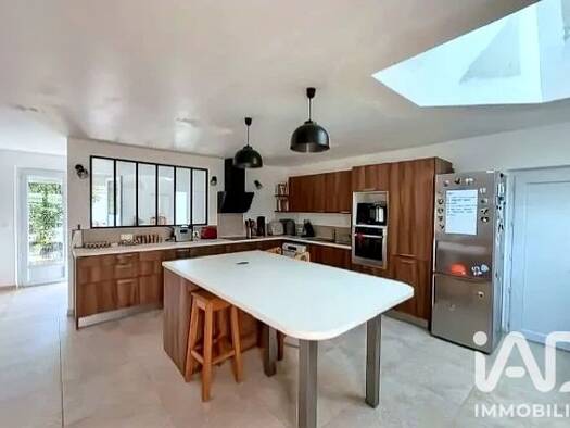 Maison de plain-pied à vendre 299 900 € 6 pièces 5 chambres 172 m² 550 m² de terrain Échiré 79410