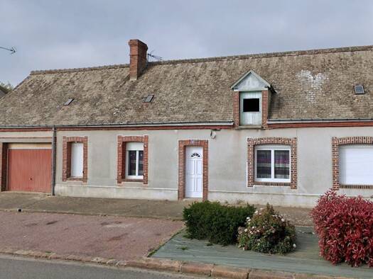 Maison de plain-pied à vendre 86 000 € 3 pièces 1 chambre 77 m² 516 m² de terrain Luigny 28480