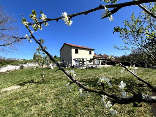 Maison à vendre 275 000 € 6 pièces 5 chambres 128 m² 1 535 m² de terrain Iguerande 71340