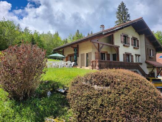 Maison à vendre 630 000 € 7 pièces 4 chambres 180 m² 1 000 m² de terrain Prémanon 39220