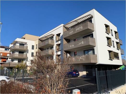 Parking à louer 90 € 24,4 m² Nord Ouest Annecy 74960