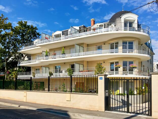 Appartement à vendre 219 500 € 1 pièce 40 m² RDC/3 Centre-Gare Chantilly 60500