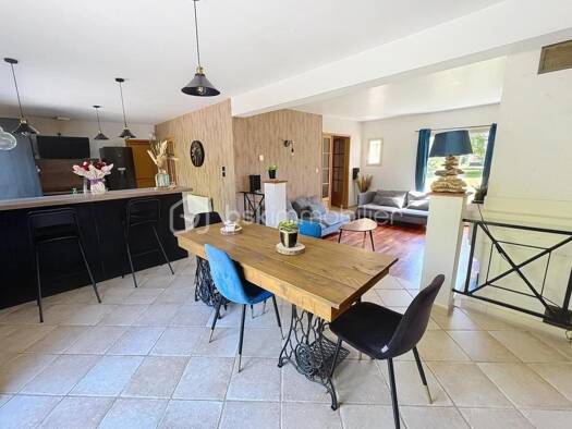 Pavillon à vendre 235 000 € 6 pièces 5 chambres 161 m² 2 441 m² de terrain Nouvion-et-Catillon 02270