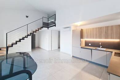 Duplex à louer 1 940 € 4 pièces 3 chambres 87 m² Dernier étage, Étage 3/3 Cagnes-sur-Mer 06800