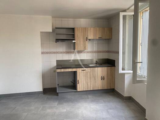 Appartement à louer 360 € 2 pièces 1 chambre 35 m² 2ème étage Zone d'Activité Bedarieux 34600