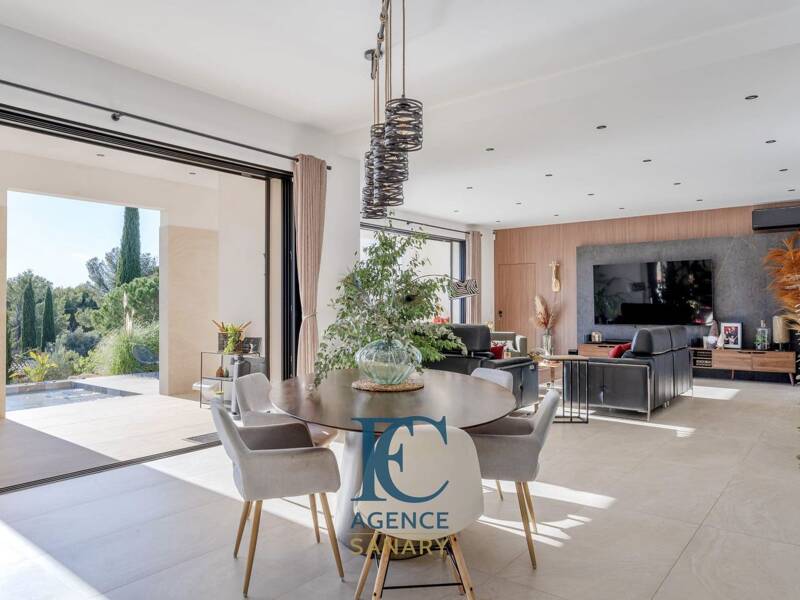 Maison à vendre, 250m², LA CADIERE D'AZUR