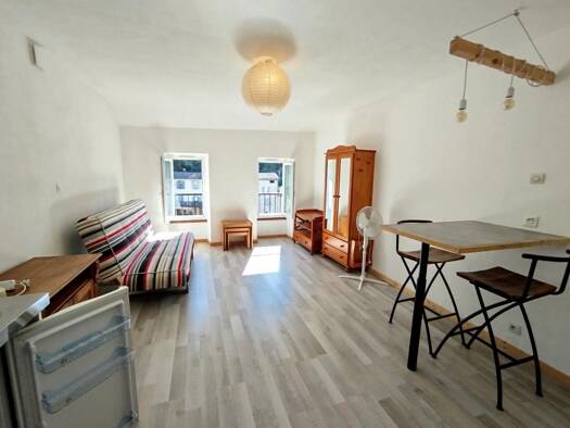 Appartement à louer 342 € 1 pièce 25,4 m² 4ème étage Largentière 07110