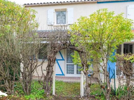Maison à vendre 189 792 € 3 pièces 2 chambres 51 m² 75 m² de terrain Meschers-sur-Gironde 17132