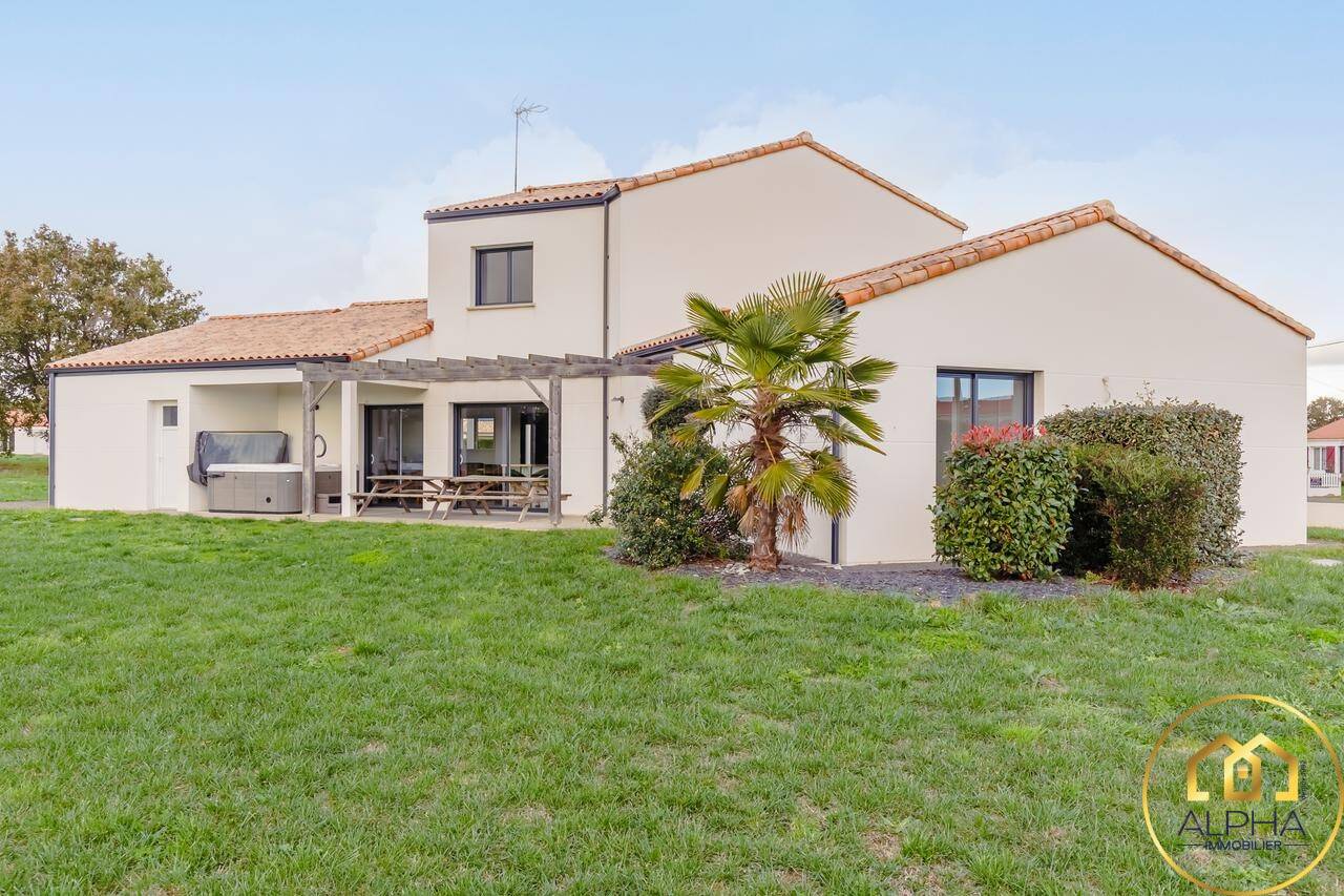 Maison à vendre, 150m², TALMONT SAINT HILAIRE