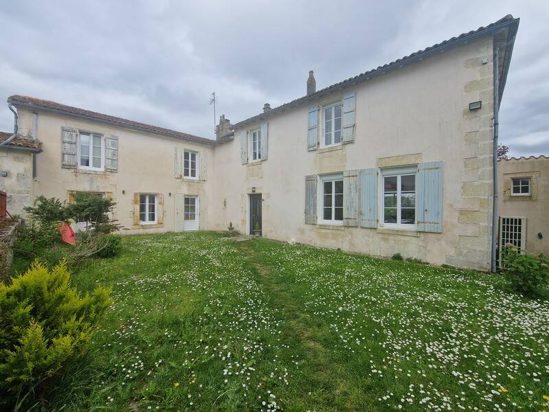 Maison à vendre, 240m², TONNAY BOUTONNE