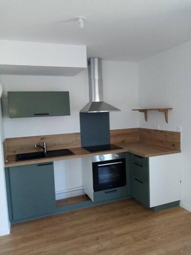 Appartement à louer 700 € 3 pièces 2 chambres 47 m² Zone Industrielle du Prat Vannes 56000