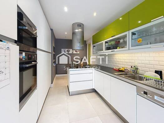Appartement à vendre 250 000 € 7 pièces 3 chambres 166 m² 1er étage Centre Est Sud La Tour-du-Pin 38110