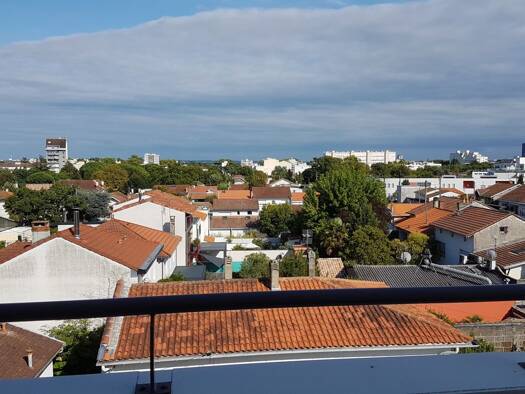 Appartement à louer 691 € 1 pièce 39 m² 4ème étage dès le 27/04/2026 Caudéran Bordeaux 33200