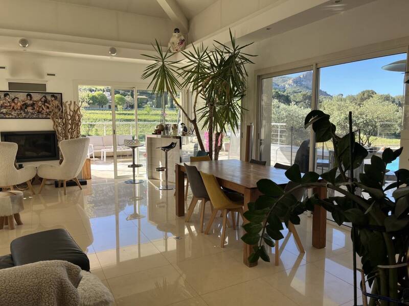 Maison à louer, 244m², CASSIS