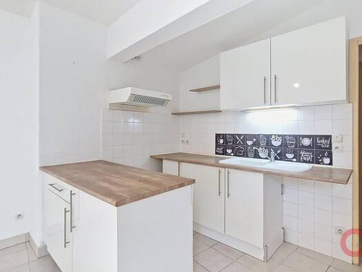 Maison de plain-pied à louer 690 € 3 pièces 2 chambres 46,3 m² 143 m² de terrain Saint Martin Perpignan 66000