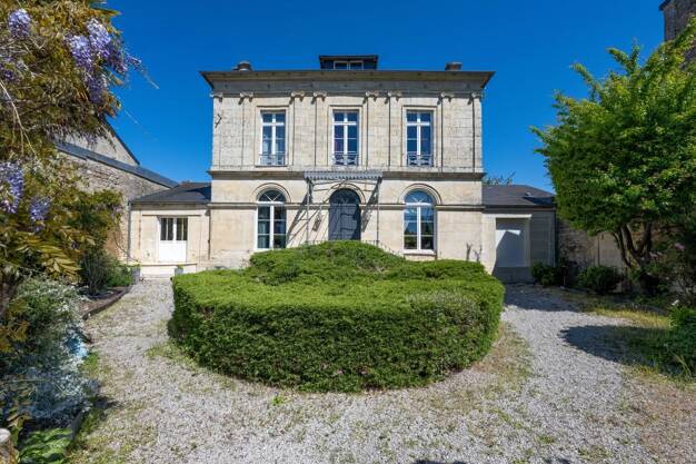 Demeure à vendre 764 000 € 6 pièces 4 chambres 215 m² 1 374 m² de terrain Bayeux 14400