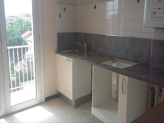 Appartement à louer 560 € 2 pièces 1 chambre 66 m² 4ème étage Emile Zola Béziers 34500