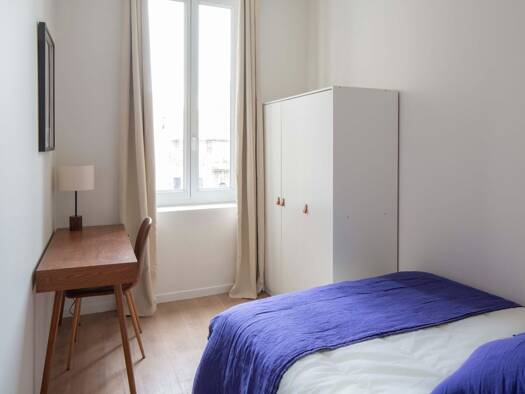 Appartement à louer 650 € 5 pièces 4 chambres 80 m² Étage 2/3 Lodi Marseille 6ème arrondissement 13006