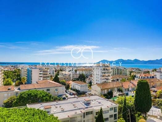 Appartement à vendre 1 200 000 € 3 pièces 2 chambres 102,13 m² Étage 4/4 Pointe Croisette Cannes 06400