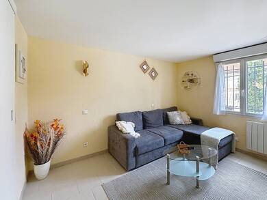 Duplex à louer 910 € 3 pièces 2 chambres 93 m² 1er étage Sud Les Angles 30133
