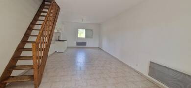 Appartement à louer 774 € 3 pièces 2 chambres 64 m² RDC/1 Basses Ferrailles-Jas Cavaillon 84300