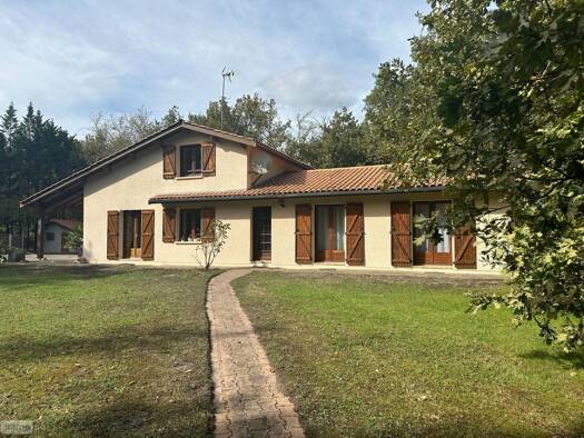 Maison à vendre 474 250 € 5 pièces 4 chambres 147 m² 5 458 m² de terrain Saumos 33680