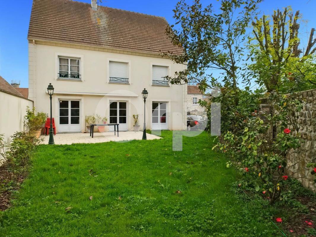 Maison à vendre, 225m², MONTAGNY SAINTE FELICITE