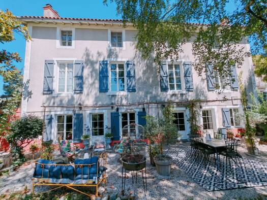 Maison à vendre 244 900 € 6 pièces 5 chambres 172 m² 700 m² de terrain Melle 79500