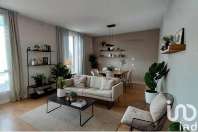 Appartement à vendre 229 900 € 5 pièces 4 chambres 101 m² Étage 4/5 Arpents-Etang-Vignes Roissy-en-Brie 77680