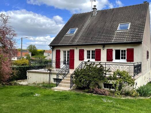 Villa à vendre 209 000 € 5 pièces 3 chambres 145 m² 742 m² de terrain Grand-Rozoy 02210