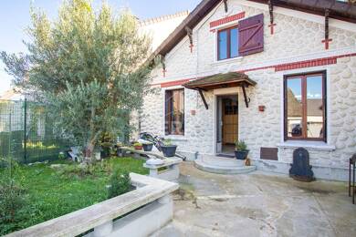 Maison à vendre 304 000 € 4 pièces 3 chambres 86 m² 150 m² de terrain Noisy le Grand 93160