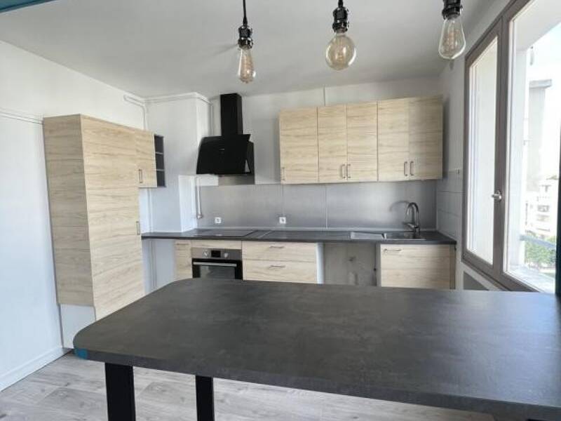 Maison à louer, 68m², LYON 8E