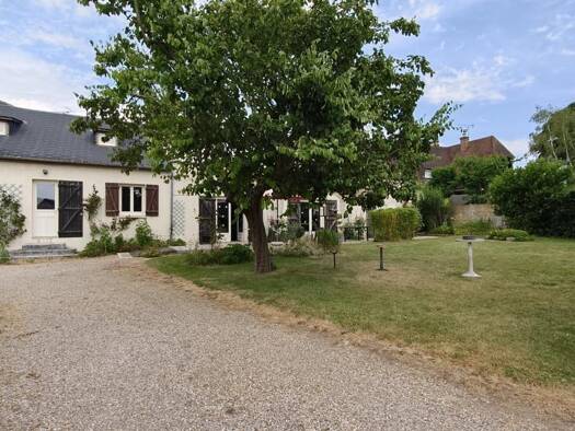 Maison à vendre 162 750 € 7 pièces 5 chambres 139 m² 703 m² de terrain Conches-en-Ouche 27190