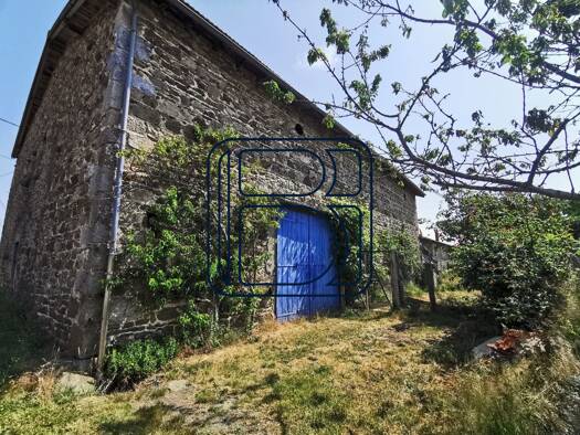 Maison à vendre 65 000 € 8 pièces 3 chambres 72 m² 484 m² de terrain Saint-Amant-Roche-Savine 63890